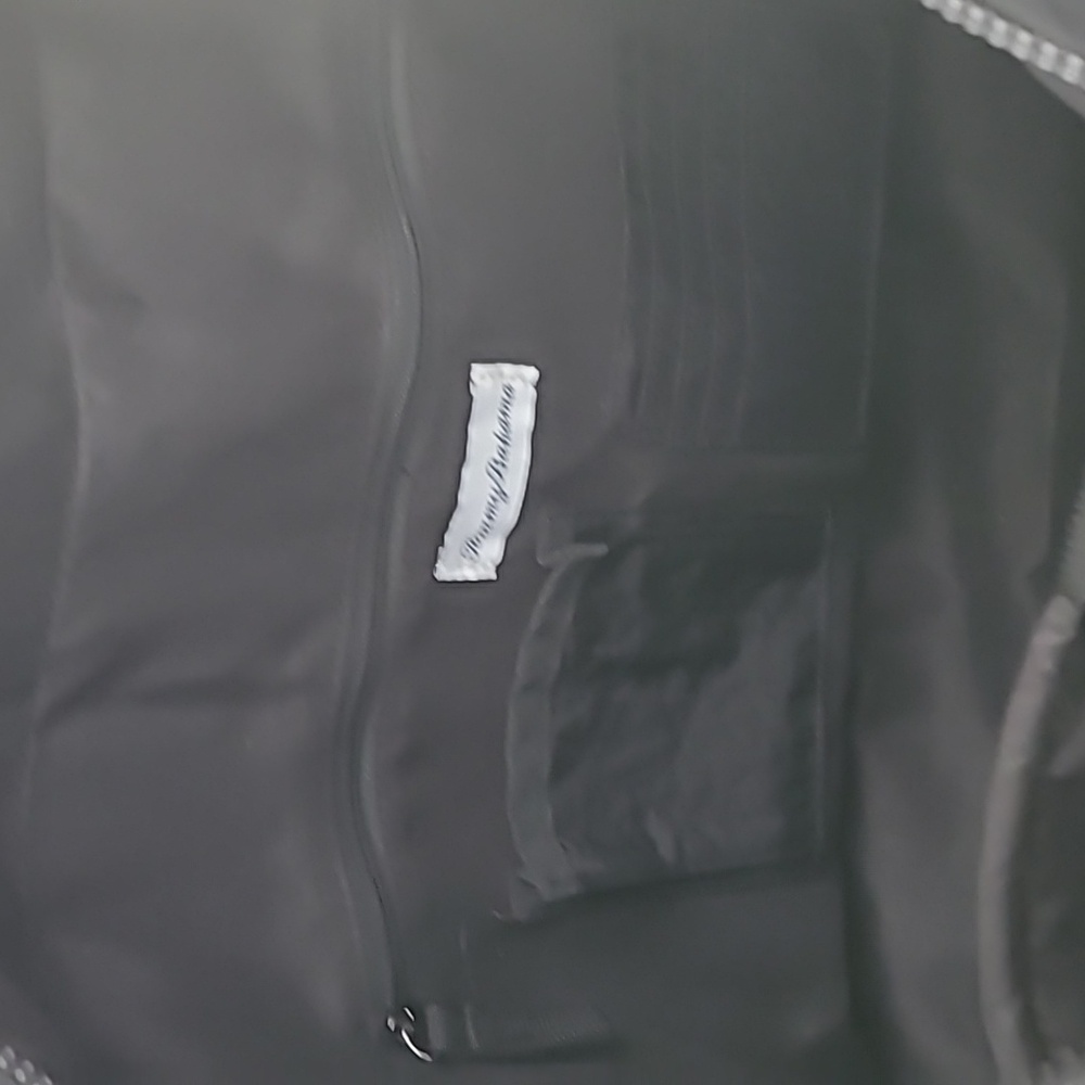 NWOT Tommy Bahama Rectangular Nylon Duffle Bag - Travel, Gym & more - Picture 8 of 9